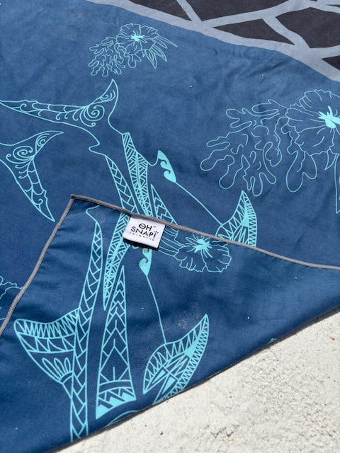Shark Coast XL Eco-friendly Sand-Free Beach Towel