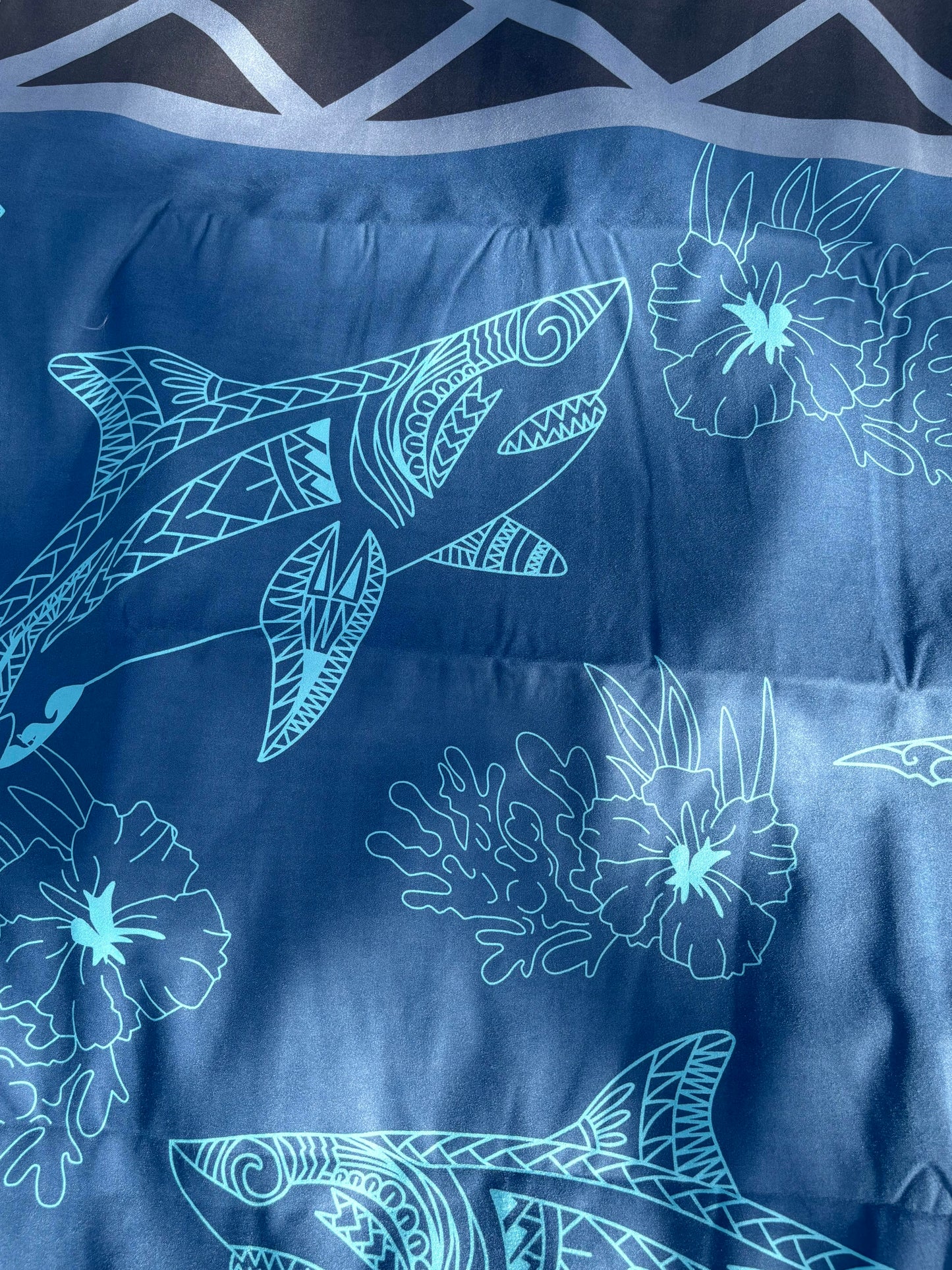 Shark Coast XL Sand-Free Beach Towel