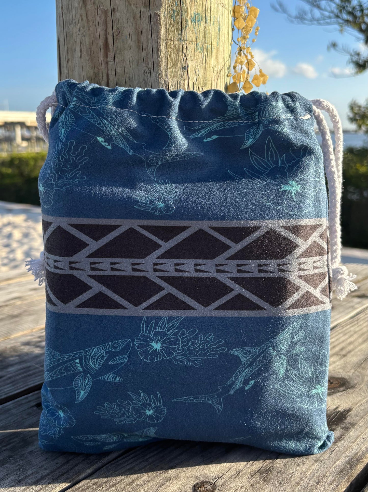 Shark Coast XL Sand-Free Beach Towel