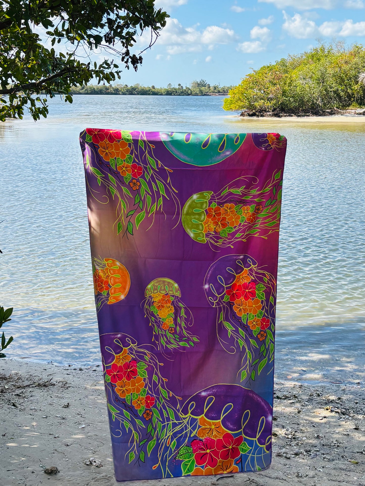 XL Sand-Free Jellyfish Beach Towel - Recycled rPET